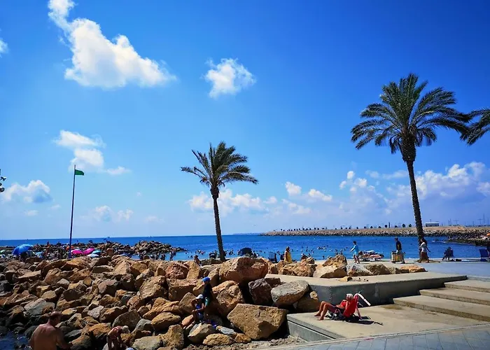 Blue Sea Apartment *